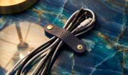 ACCROCHE CABLE CUIR SIMILI